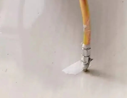 江油瓷砖空鼓维修公司专业解答在瓷砖铺贴过程中，如果使用的砂料过粗（如全部使用了粗砂），可能会导致以下问题