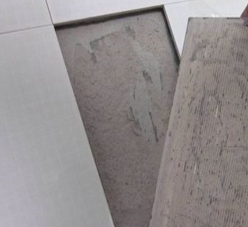 江油瓷砖空鼓维修公司分享瓷砖铺贴时如果打浆（即涂抹在瓷砖背面和基层上的砂浆或瓷砖胶）过少，会带来以下问题